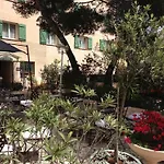Le Clos Des Pins Hotel 2*
