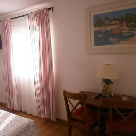 Le Clos Des Pins Hotel 2*