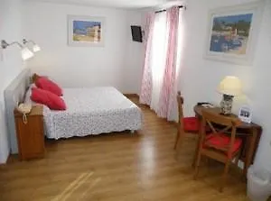 Le Clos Des Pins Hotel 2*