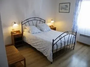 Le Clos Des Pins Отель Сис-Фур-Ле-Пляж