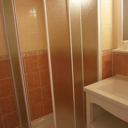 Le Clos Des Pins 2* Сис-Фур-Ле-Пляж