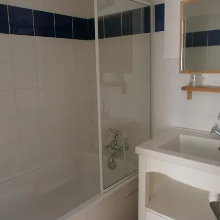 Le Clos Des Pins Отель Сис-Фур-Ле-Пляж