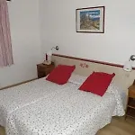 Le Clos Des Pins 2*