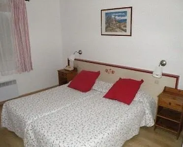 Le Clos Des Pins 2*