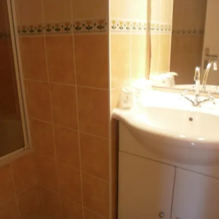 Ξενοδοχείο Le Clos Des Pins 2*